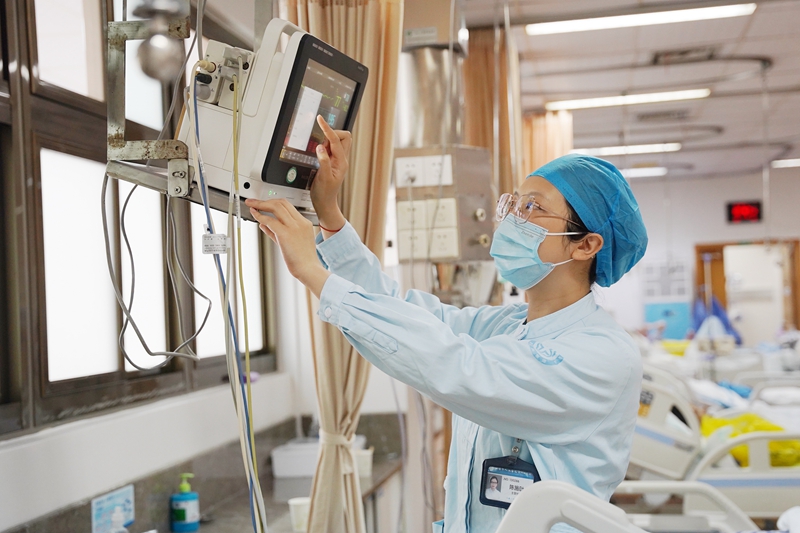 陈施叶 工作照2.jpg 陈施叶 工作照2.jpg