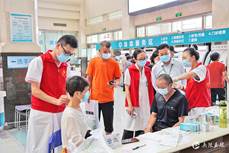 clip_image004.jpg 说明: 玉环市人民医院 义诊