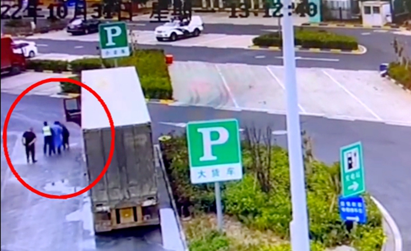 高速口监控.jpg 高速口监控.jpg