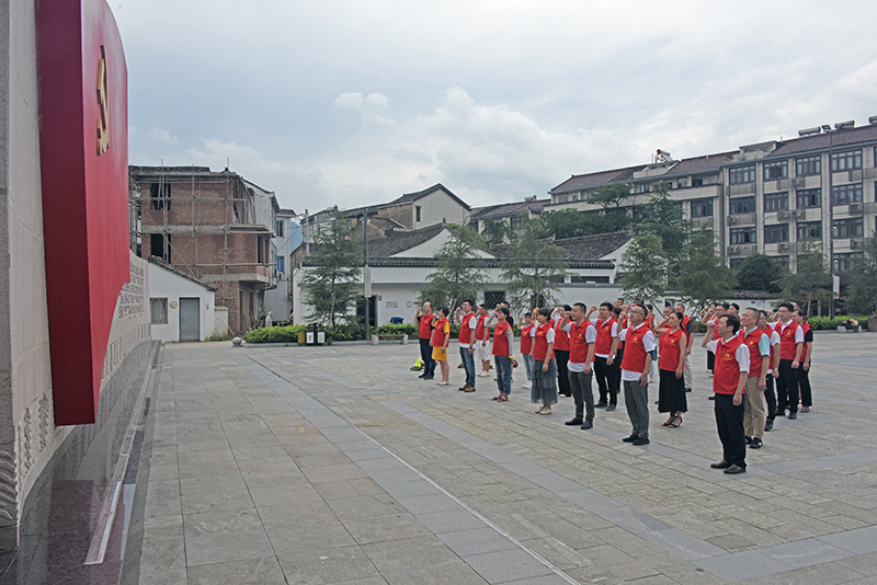 DSC_9432-2.jpg DSC_9432-2.jpg